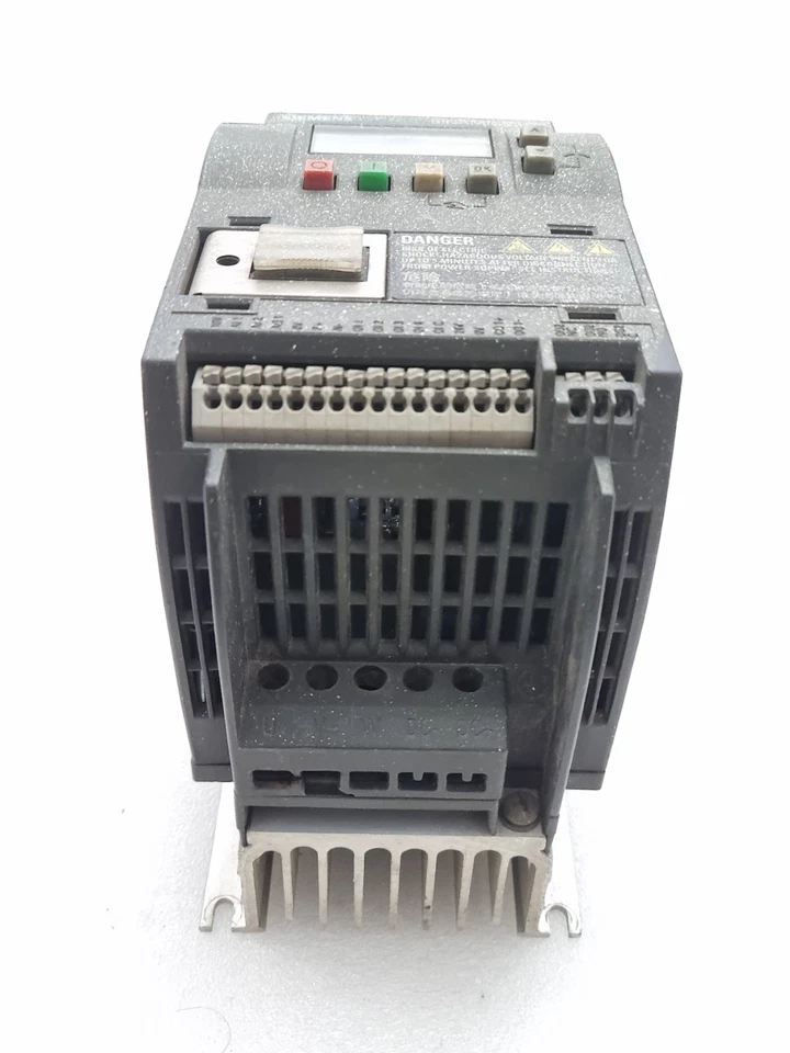 Siemens Sinamics V20 6SL3210-5BB13-7UV0 0.5Hp (Cosmetic Damaged)